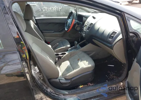 2015 Kia Forte Lx z USA, uszkodzony, nr VIN KNAFK4A66F5341474